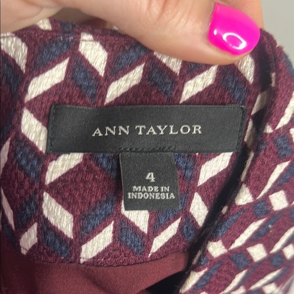 Geometric Patterned Skirt in Burgundy and White - Picture 2 of 3